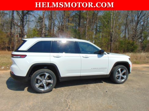New 2026 Jeep Grand Cherokee Limited AWD/4WD image 16