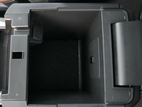 Used 2021 Ford Explorer XLT w/ Equipment Group 202A image 39