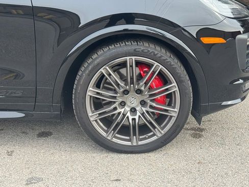 Used 2018 Porsche Cayenne GTS w/ Premium Package Plus image 9