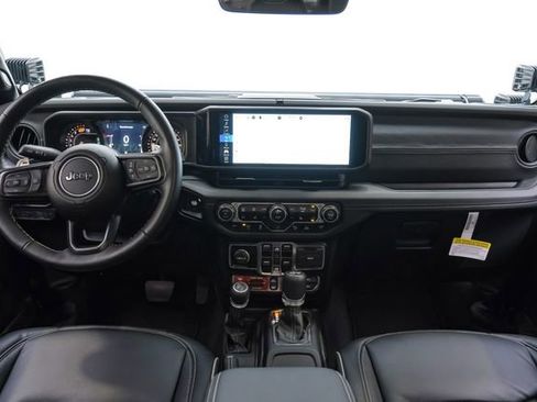 Used 2024 Jeep Wrangler Unlimited Rubicon 392 image 24