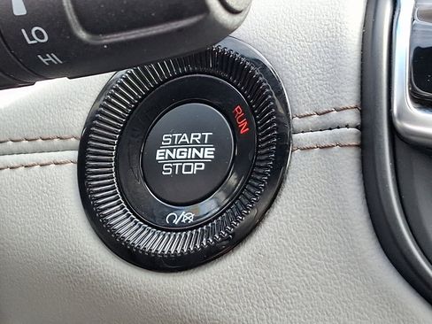 Certified 2023 Jeep Compass Limited image 22