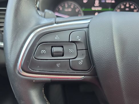 Used 2021 Buick Envision Essence FWD image 21