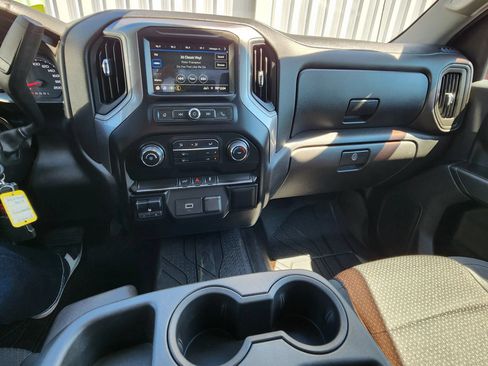Used 2019 Chevrolet Silverado 1500 Custom w/ Custom Value Package AWD/4WD image 23