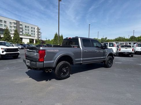 Used 2022 Ford F250 Platinum w/ Tremor Off-Road Package AWD/4WD image 3