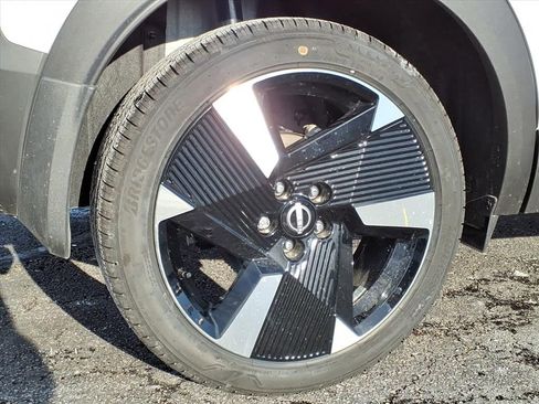 New 2026 Nissan Kicks SR w/ Cold Weather Package image 6