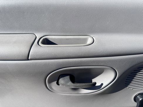 Used 2002 Ford E-250 and Econoline 250 image 24