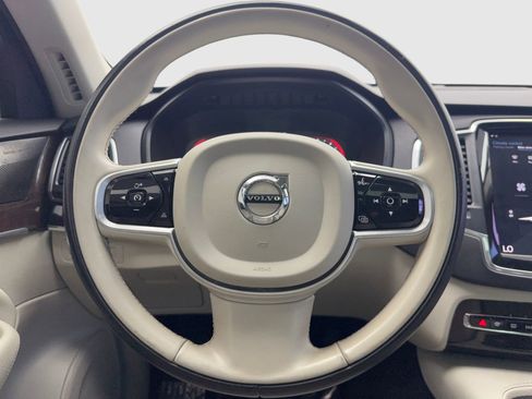 Used 2019 Volvo XC90 T5 Momentum w/ Multimedia Package image 17