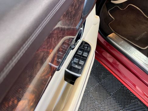 Used 2014 Jaguar XJ AWD image 27