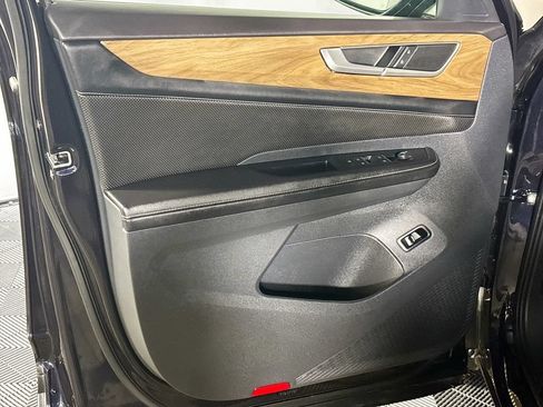Used 2024 Volkswagen Atlas SE AWD/4WD image 10