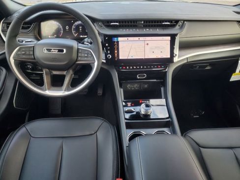 New 2026 Jeep Grand Cherokee L Limited w/ Limited Altitude Package image 16