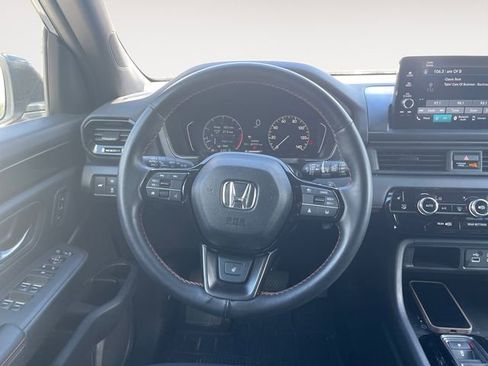 Used 2024 Honda Pilot TrailSport image 12