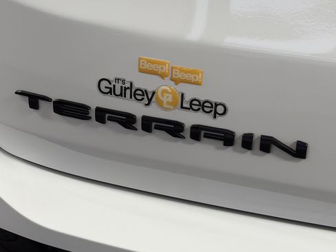 Used 2023 GMC Terrain SLE w/ Driver Convenience Package image 16