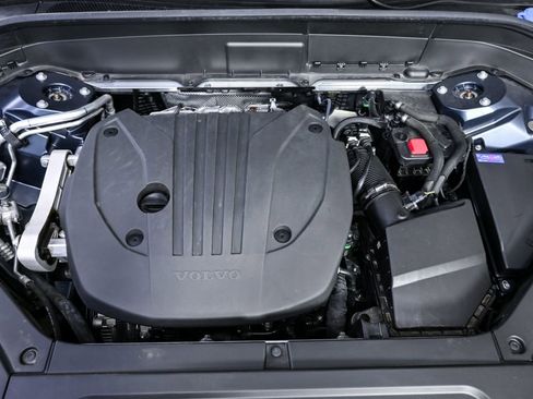 Used 2023 Volvo XC90 B5 Plus image 37