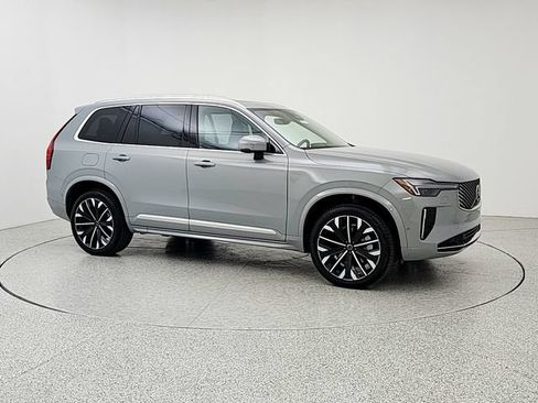 Certified 2026 Volvo XC90 B6 Plus AWD/4WD image 3