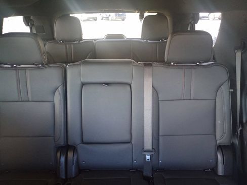 Used 2025 Chevrolet Tahoe RST AWD/4WD image 18