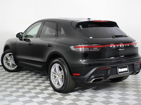 Used 2025 Porsche Macan image 3