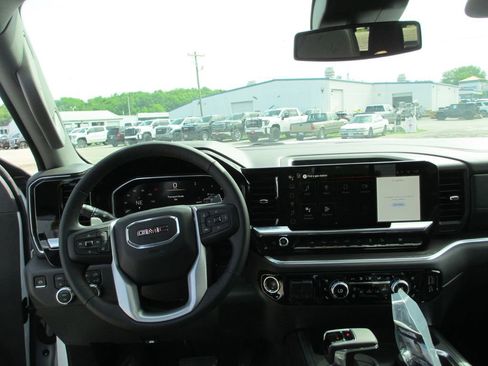 New 2026 GMC Sierra 1500 SLT w/ SLT Premium Plus Package AWD/4WD image 16
