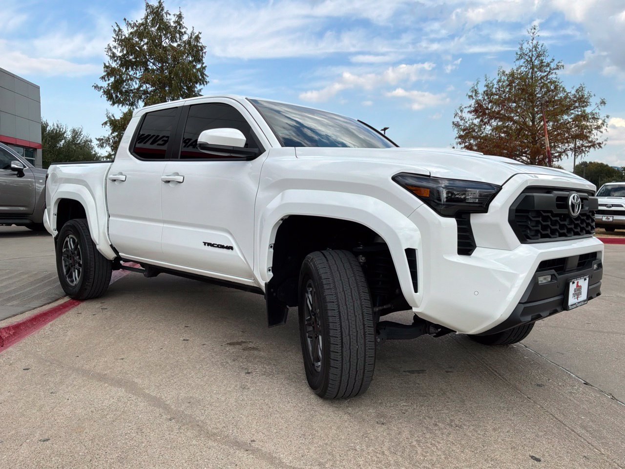 Used 2024 Toyota Tacoma TRD Sport w/ TRD Sport Upgrade Package RWD image 4