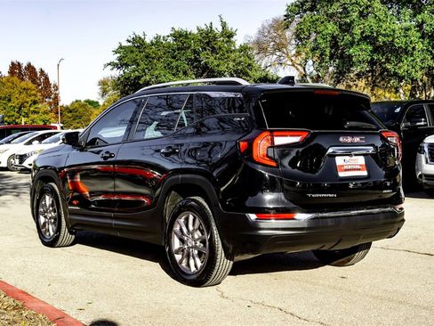 Used 2024 GMC Terrain SLT image 7