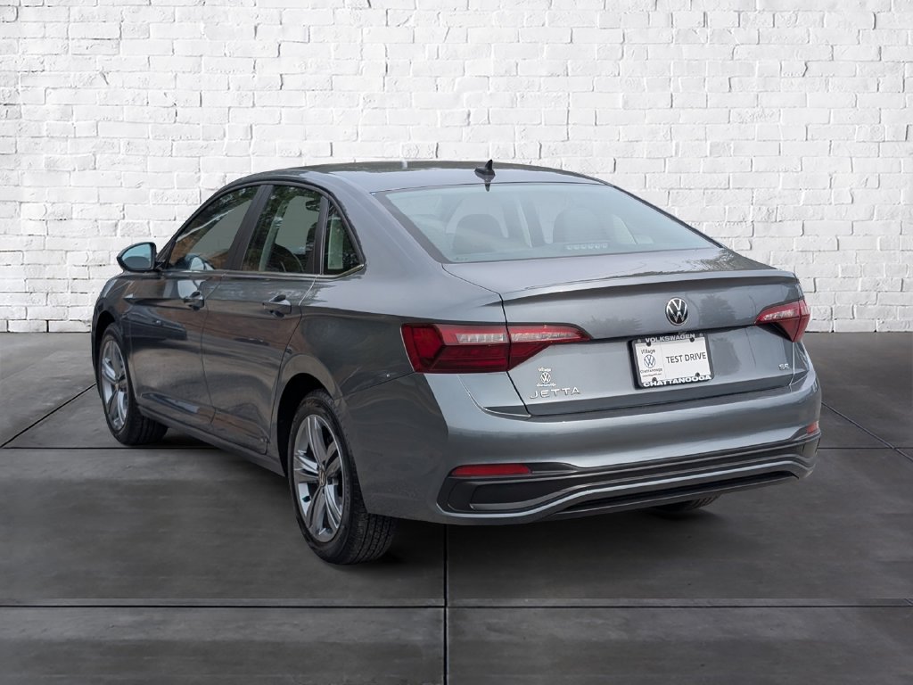 Used 2024 Volkswagen Jetta SE FWD image 5