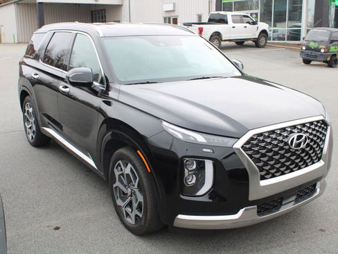 Used 2022 Hyundai Palisade Calligraphy image 2