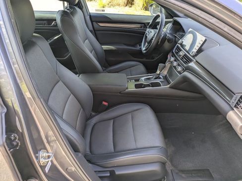 Used 2018 Honda Accord Sport image 19