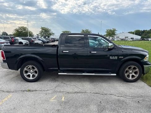 Used 2017 RAM 1500 Laramie w/ Convenience Group AWD/4WD image 6