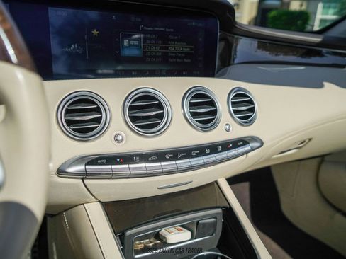Used 2019 Mercedes-Benz S 560 Cabriolet image 48