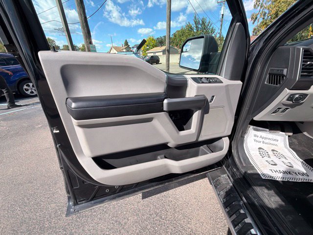 Used 2018 Ford F150 XLT w/ Equipment Group 302A Luxury AWD/4WD image 15
