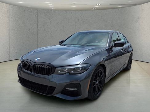 Used 2022 BMW 330i Sedan w/ M Sport Package RWD image 11