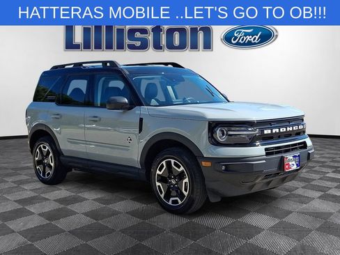 Used 2022 Ford Bronco Sport Outer Banks w/ Tech Package AWD/4WD image 3