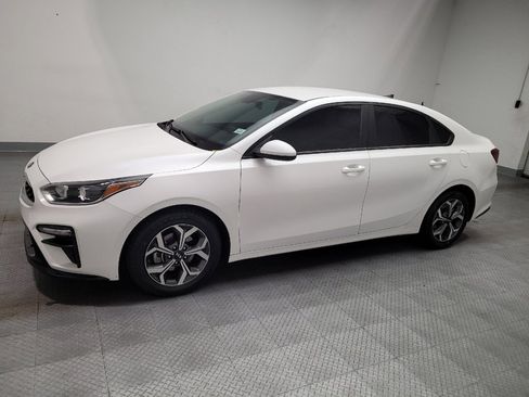 Used 2021 Kia Forte LXS FWD image 2