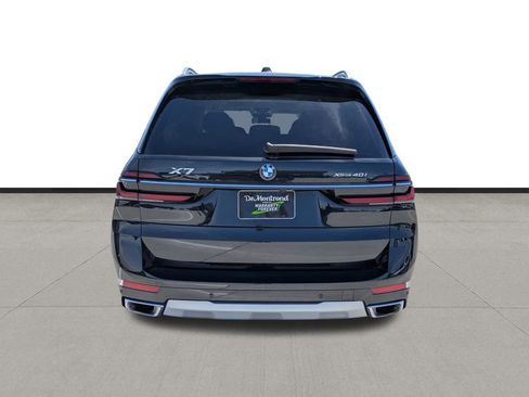 Used 2024 BMW X7 xDrive40i w/ Premium Package image 6