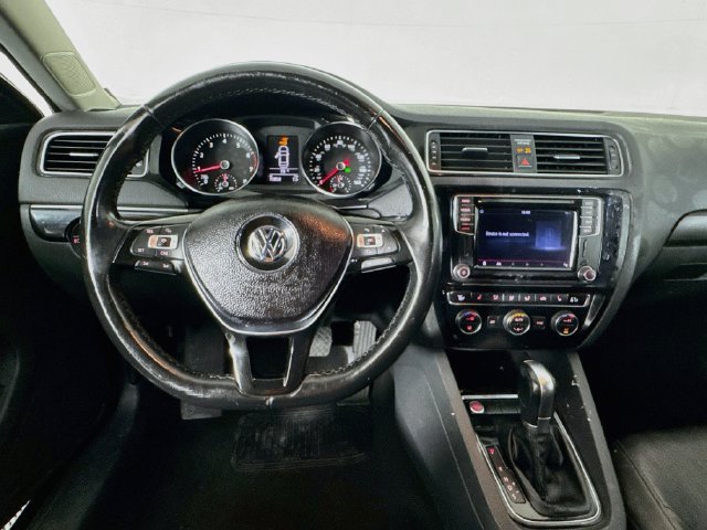 Used 2017 Volkswagen Jetta SEL FWD image 10