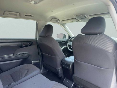 Used 2020 Toyota Highlander L image 50