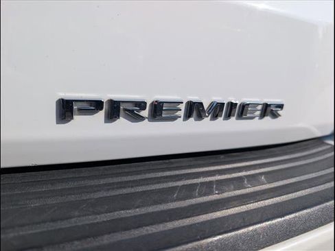 Used 2023 Chevrolet Suburban Premier image 21