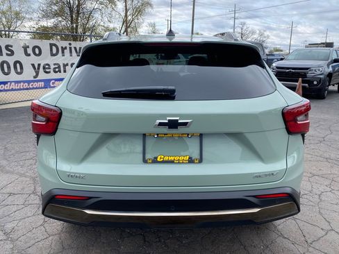 Used 2025 Chevrolet Trax ACTIV w/ Driver Confidence Package FWD image 3