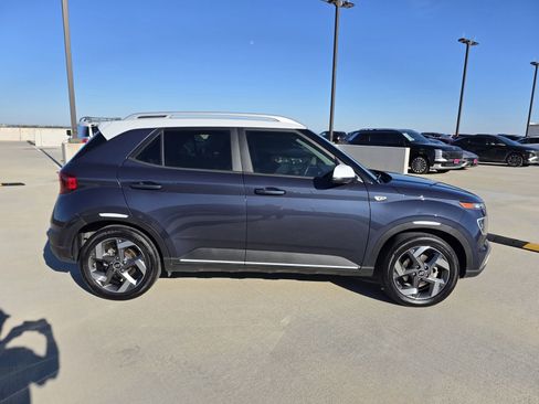 Certified 2024 Hyundai Venue Limited image 5