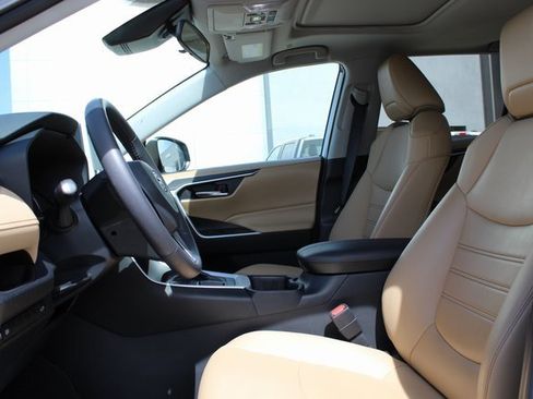 Used 2023 Toyota RAV4 XLE Premium image 10