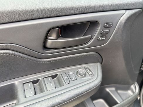 Used 2025 Honda Odyssey Sport-L image 13