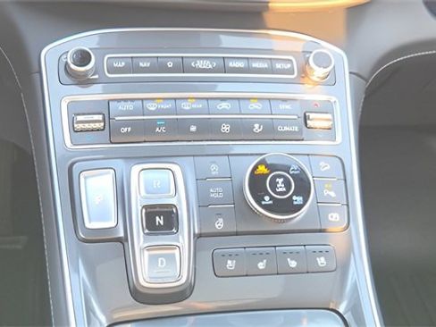 Used 2023 Hyundai Santa Fe Calligraphy image 33