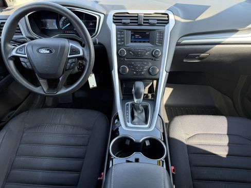 Used 2014 Ford Fusion SE FWD image 9
