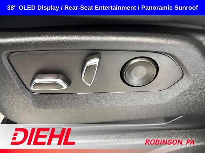 Used 2023 Cadillac Escalade ESV Premium Luxury AWD/4WD image 27