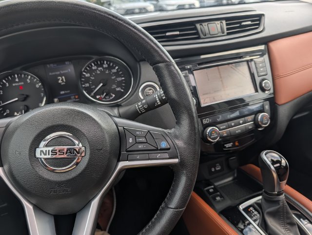 Used 2019 Nissan Rogue SL w/ Premium Package FWD image 13