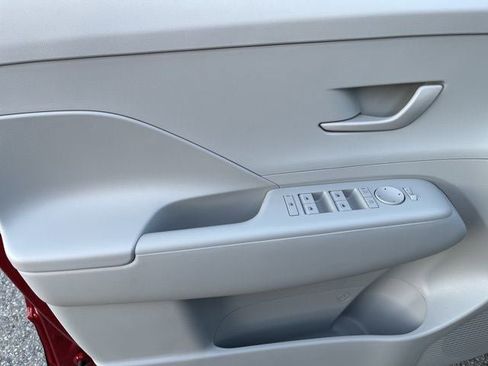 New 2026 Hyundai Kona SE image 13