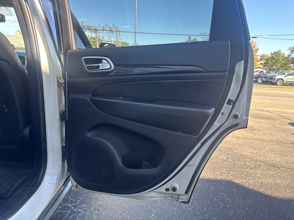 Used 2012 Jeep Grand Cherokee Laredo AWD/4WD image 19