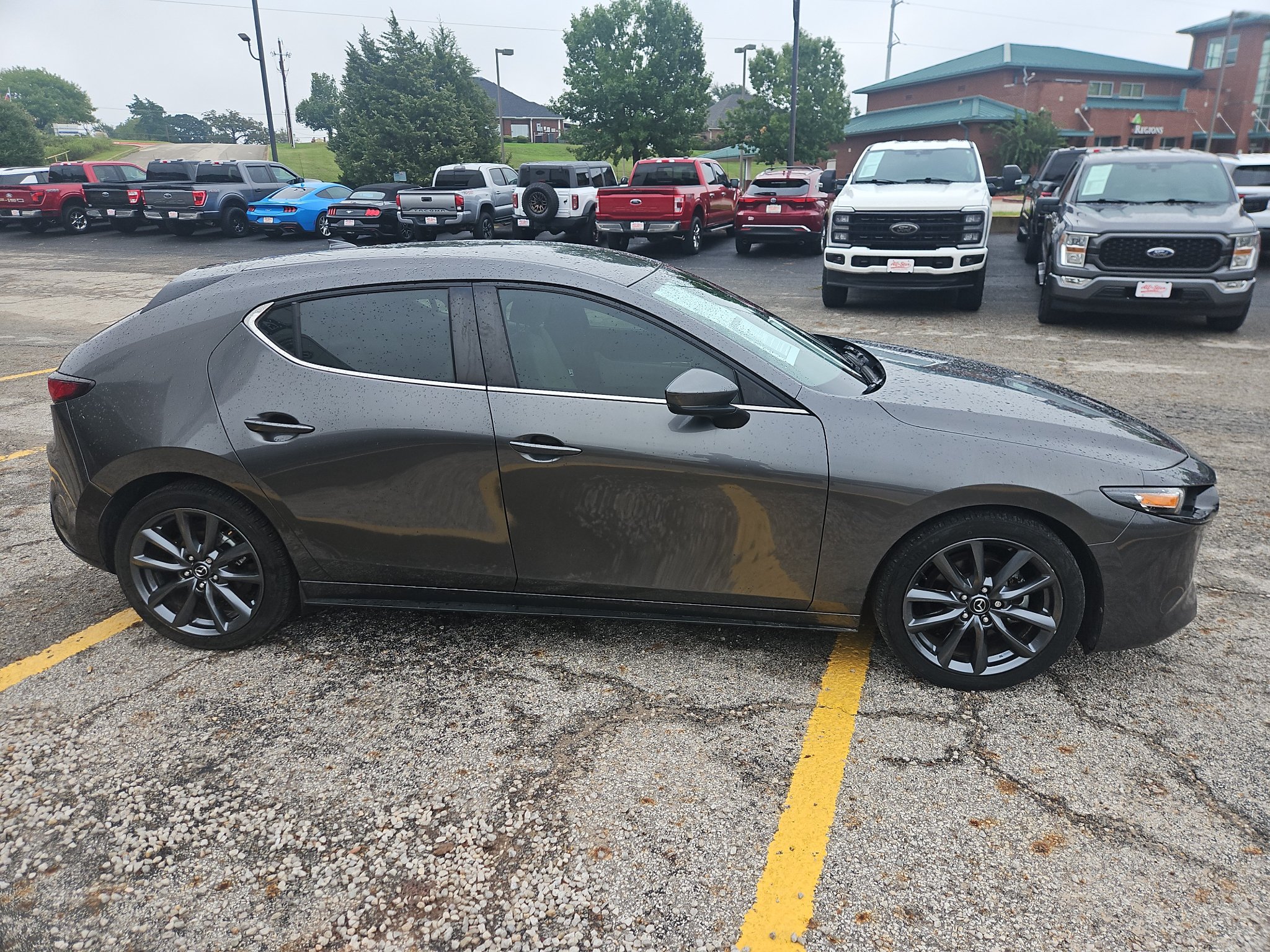 Used 2019 MAZDA MAZDA3 AWD Hatchback w/ Preferred Pkg image 4