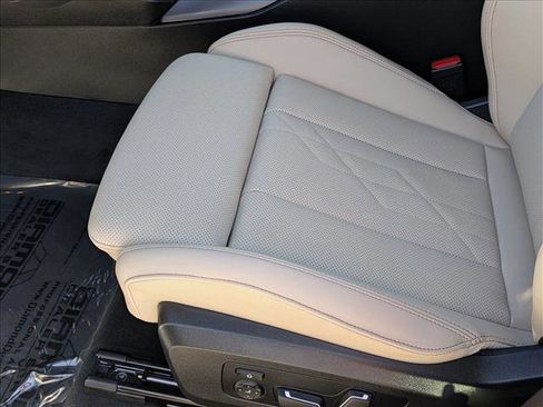 Used 2026 BMW X3 xDrive30 w/ Premium Package image 4