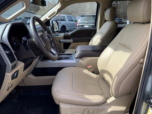 Used 2019 Ford F150 Lariat image 11