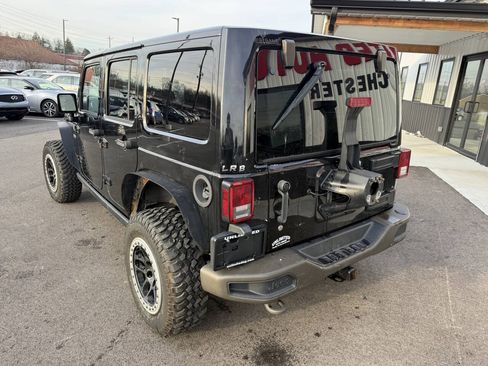 Used 2016 Jeep Wrangler Unlimited Sahara AWD/4WD image 7